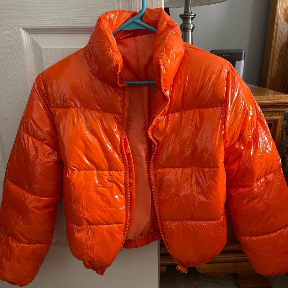 Womens cropped puffer jacket